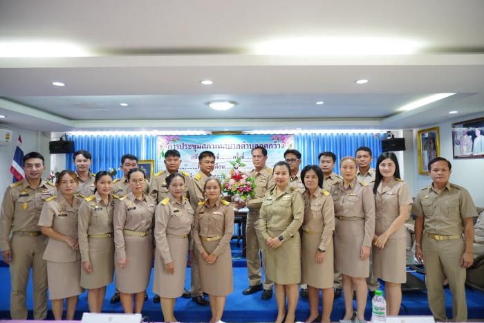 นายกเทศมนตรีตำบลกุดกว้าง พร้อมด้วย คณะผู้บริหาร รองนายกเทศมนตรีฯ ที่ปรึกษานายกเทศมนตรีฯ และเลขานุการนายกเทศมนตรีฯ เข้ารับหน้าที่ แถลงนโยบายต่อสภาเทศบาลตำบลกุดกว้าง 